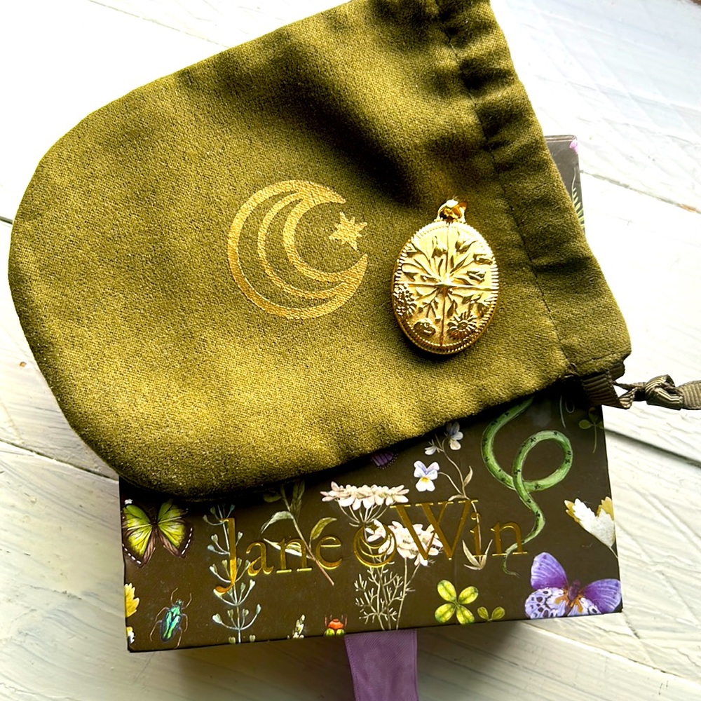 Jane Win Hope gold locket
